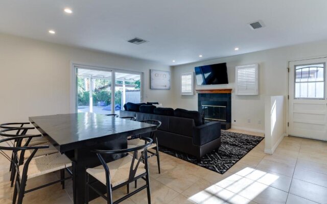 4 Bedroom West Hills Charmer with Pool and Jacuzzi