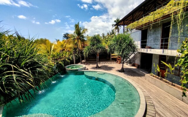 Mangroove Bay Boutique Hostel