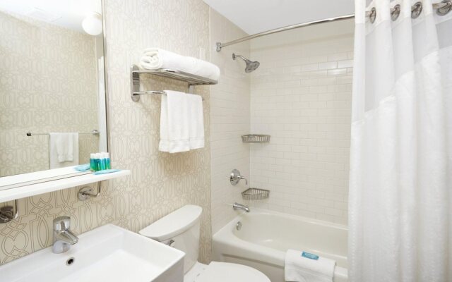 Holiday Inn Express Chicago - Magnificent Mile, an IHG Hotel