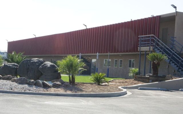 Apple Valley Hotel & Lodge