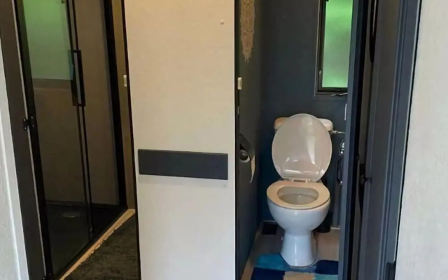 Lovely Chalet in De Pol With Garden