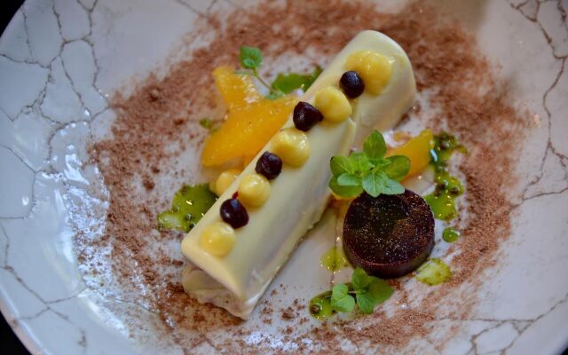 Apogee Boutique Hotel & Spa