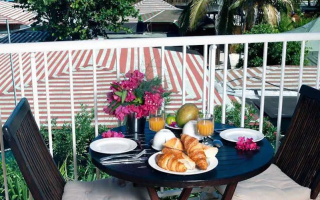 Blue Bay Beach Hotel