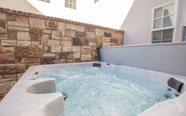 Twice Charmed 8 Bedroom Townhouse