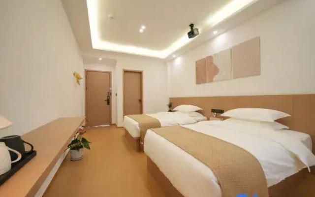 Xishang Mantingju Hotel (Jingdezhen People Square Tao Yang Alley)