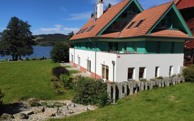 Lipno Riviéra - Myši v botě