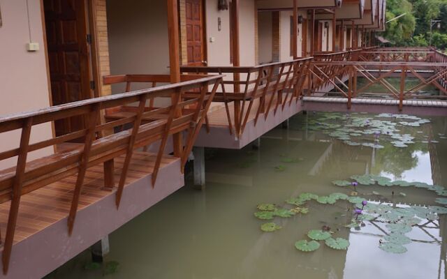 Ruean Bua Resort