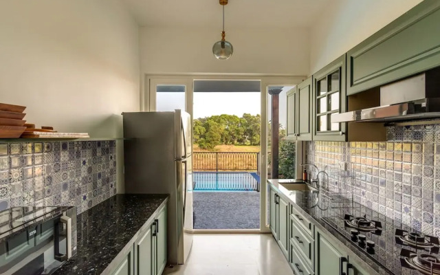 Field View Villa With Pool Perfect for Big Groups