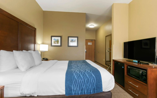 Comfort Inn & Suites Near University of Wyoming