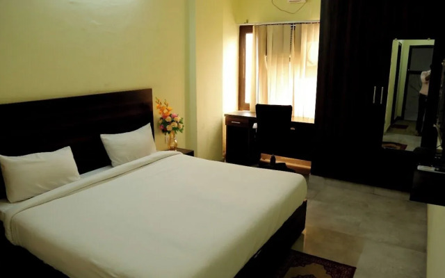 Liv In By Golden Plate