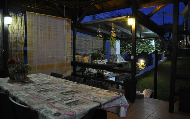 Voula Kourbeti Apartments