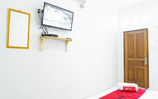 RedDoorz Syariah Near Jatisampurna Hospital