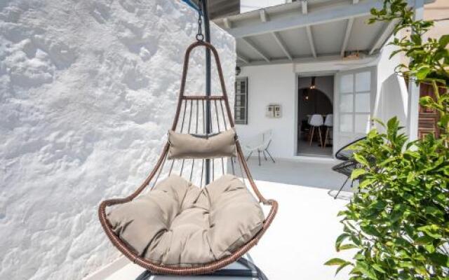 Plaka Suites