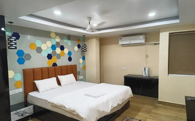 Goroomgo Santosh Inn Puri