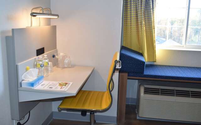 Microtel Inn & Suites by Wyndham Stockbridge/Atlanta I-75
