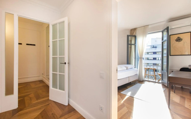Majestic 4BR/4BATH apartment in Sagrada Familia area