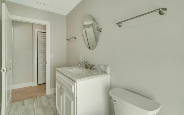 Sarasota Waterfront Pool Home With Dock