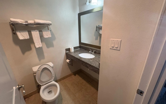 Westwood Inn Extended Stay by OYO Gonzales TX