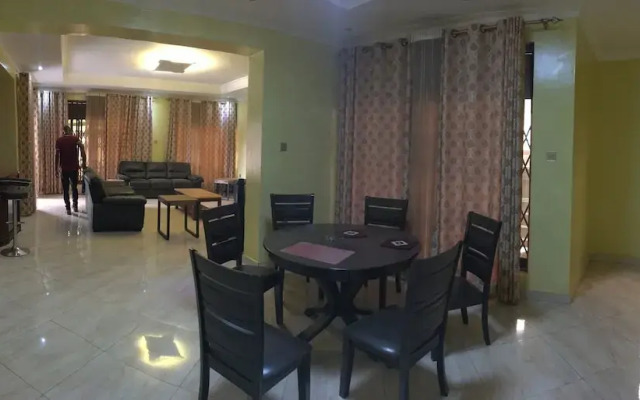 Room in House - Private Room With Jacuzzi in Kigali