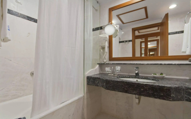Hydramis Palace Beach Resort