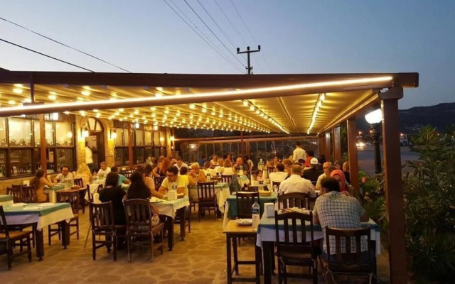 Assos Kadırga Otel