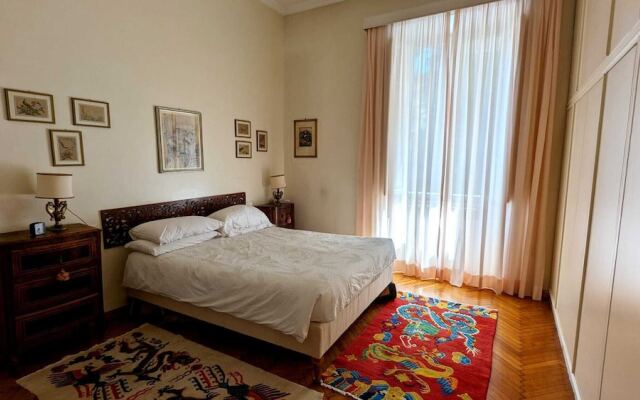 Beautiful 2-bed Apartment in Roma