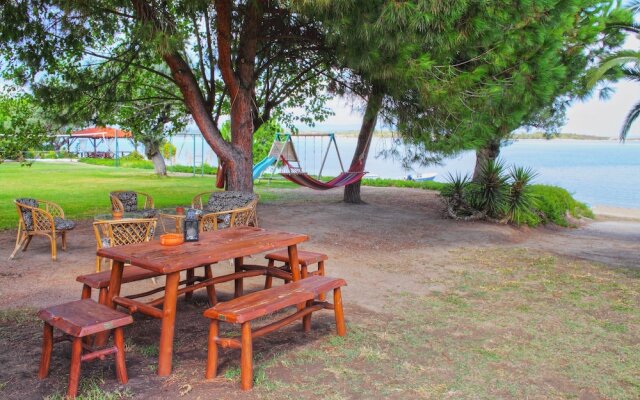 Anna Karra Studios & Apartments