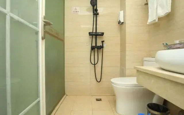 Mengzi Wolong Hotel