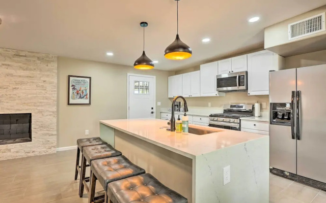 Tucson Getaway w/ Private Pool & Gas Grill!