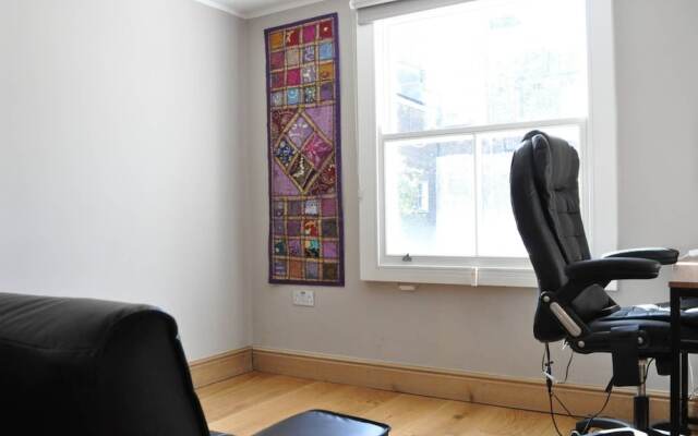 Stunning 3 Bedroom Garden Flat in Maida Vale