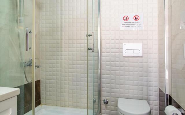 Vibrant and Central Flat Near Sea in Cesme