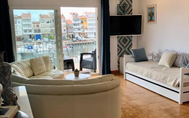 Appartement 80 m2,Port Rhodes D-2 chambres, terrasse panoramique, vue sur le canal principal d’Empuriabrava