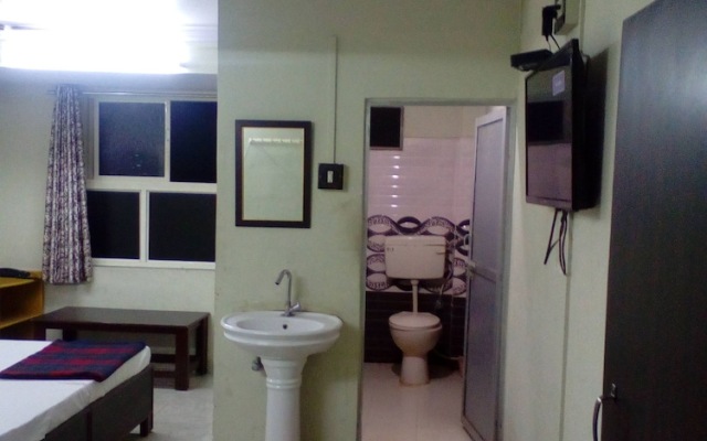 Kanchan Hotel