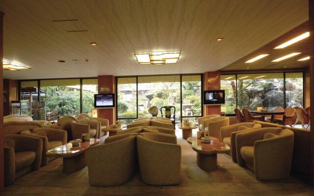 Yuraku Hotel
