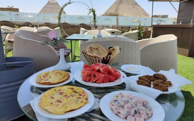Pyramids paradise hotel