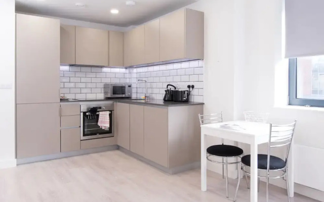 City Stay Apartments - Platform