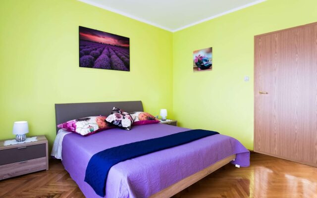 Simplistic Apartment in Vir With Garden