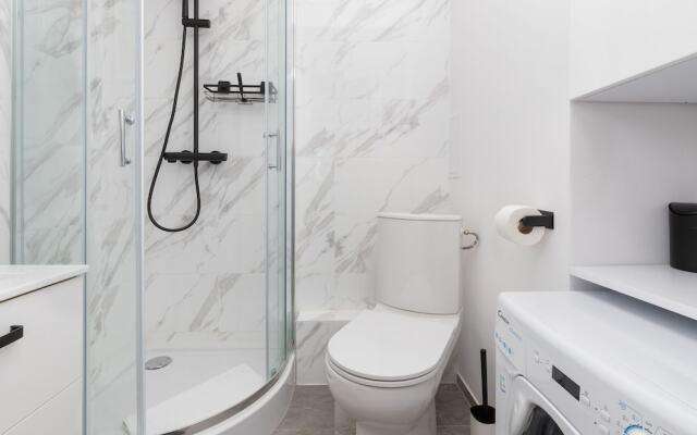 Warszawska Apartment Gdynia by Renters