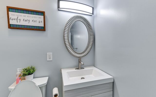 7 Mi to Louisville: Family-friendly Jefferson Home