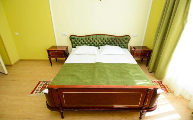 Iveria Aparthotel