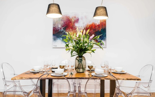 Main Square Apartments - LoftAffair