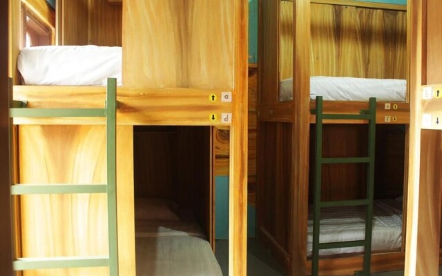 Ayodhya Garden Hostel Yogyakarta by HOM
