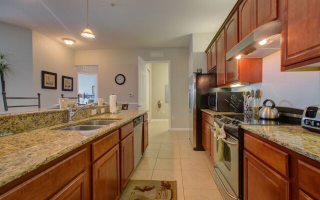 Penthouse w/ Spectacular Lakeview! Near Disney