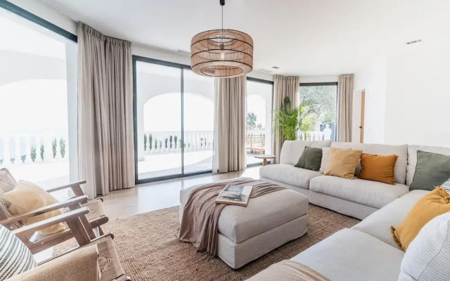 Superb Villa With Private Lagoon Pool
