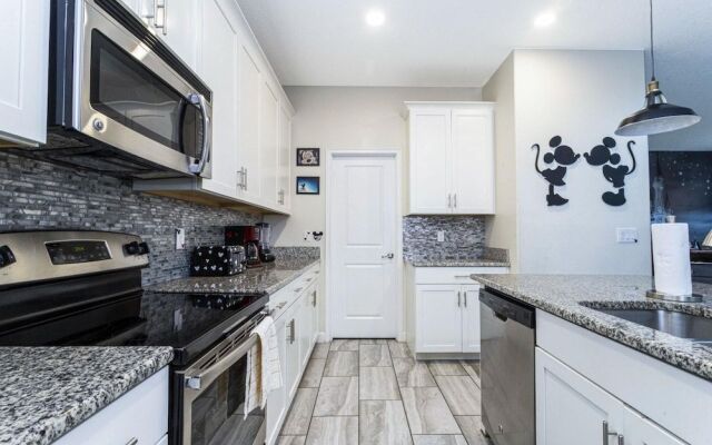 Spacious Home Near Disney Parks
