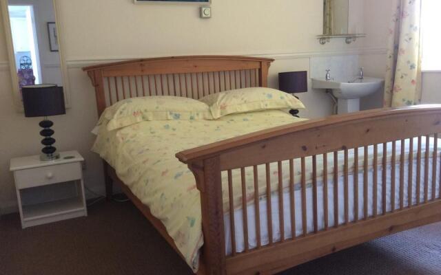 Strandways Court Apartment