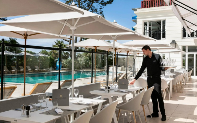 Hôtel Barrière l'Hermitage