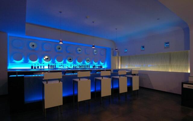 The Hans Hotel New Delhi