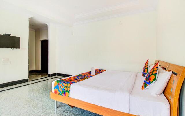 Fabhotel Emara Grand