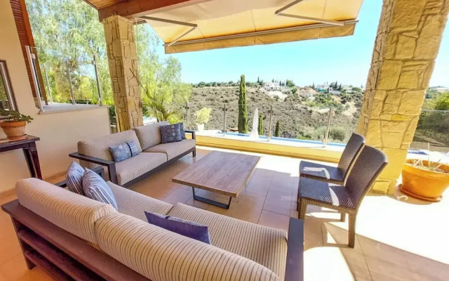 Aphrodite Hills Superior Villa 0100